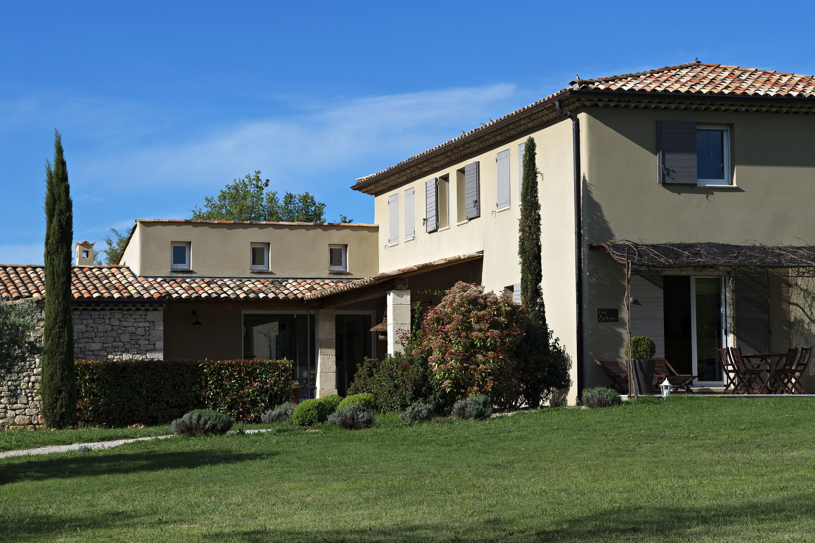 Gites pour 4 à 6 personnes à Mane, en haute-Provence authentique