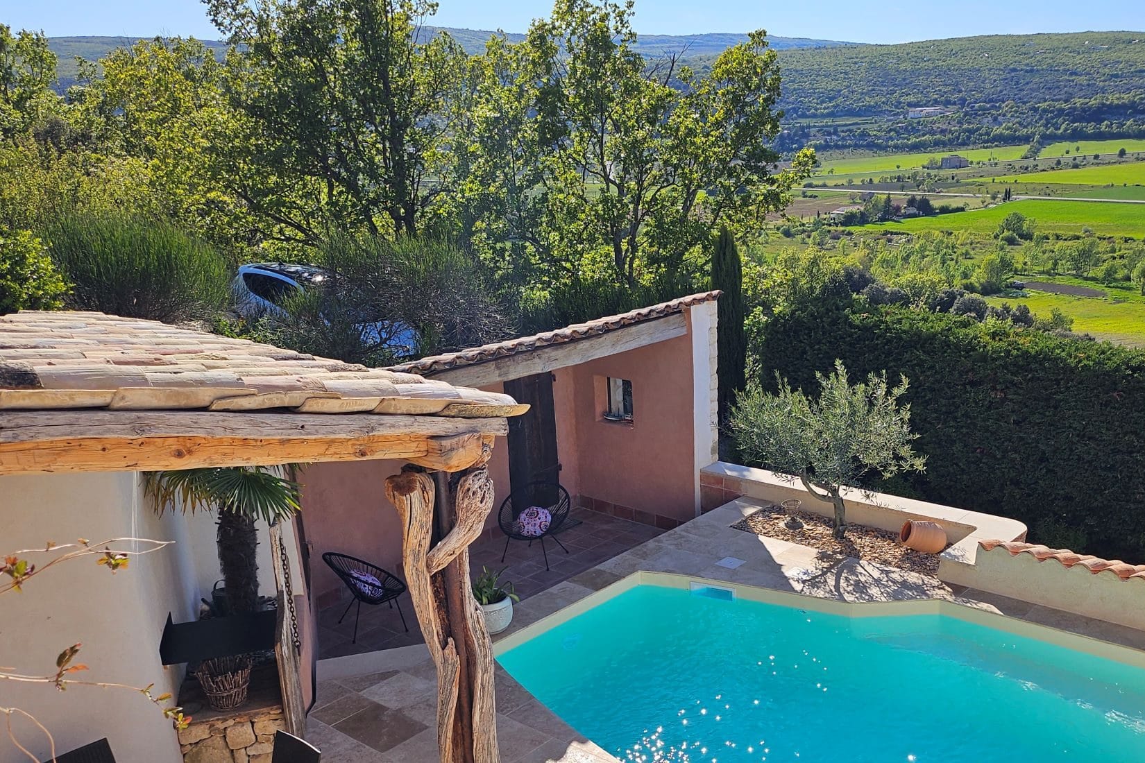 Meublé de tourisme  en Haute-Provence authentique - Simiane la Rotonde